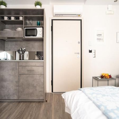 شقة A13 Pristine & Sunny 30M2 Flat Near Syntagma Sq أثينا المظهر الخارجي الصورة