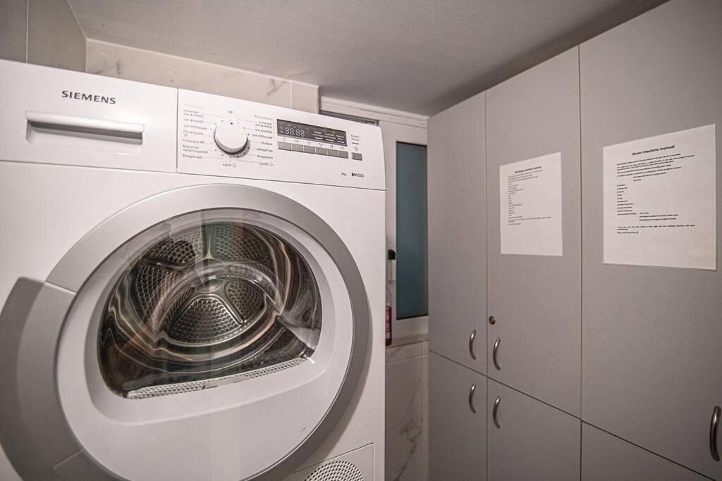 شقة A13 Pristine & Sunny 30M2 Flat Near Syntagma Sq أثينا المظهر الخارجي الصورة