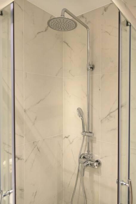 شقة A13 Pristine & Sunny 30M2 Flat Near Syntagma Sq أثينا المظهر الخارجي الصورة
